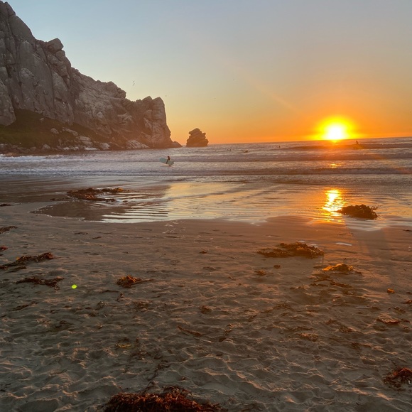 Meet your Posher, Amy: 700+ sales! 5⭐️rated seller! 4x posh party host. - Picture 6 of 10